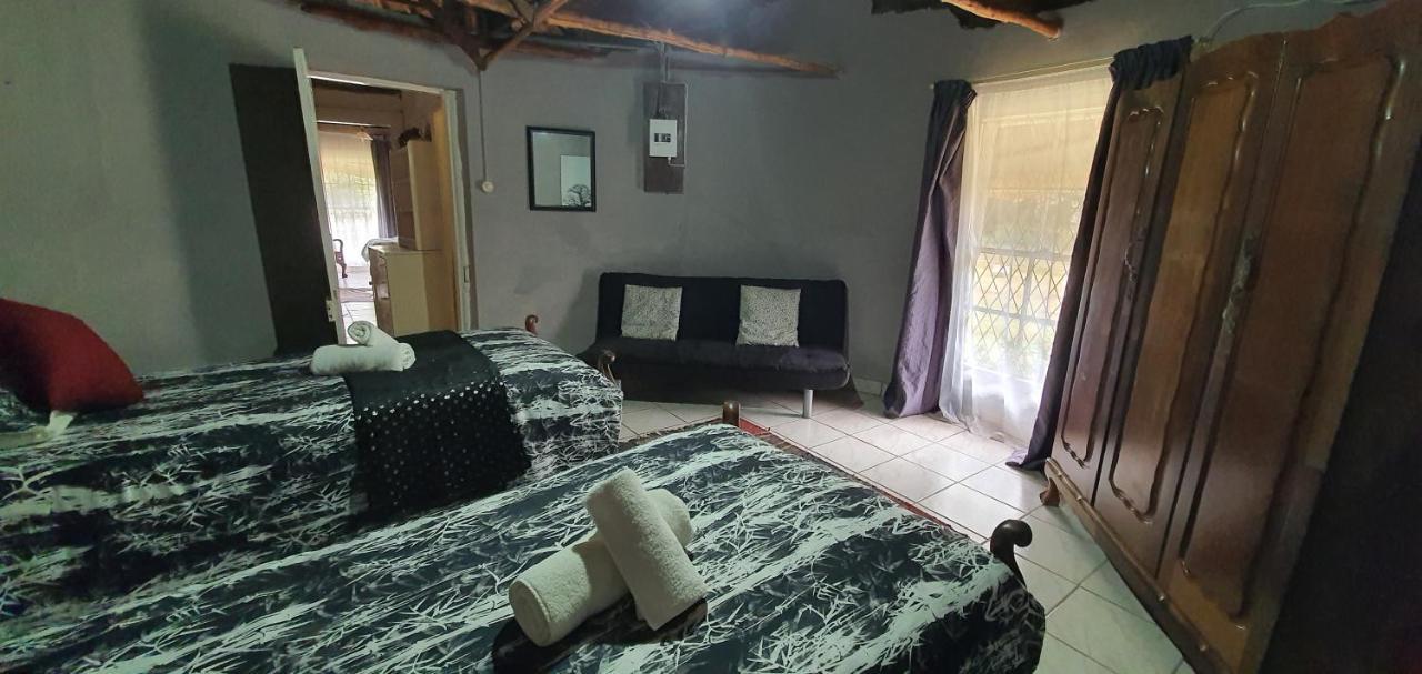 Drakensberg Bush Lodge And Backpackers Вінтертон Екстер'єр фото