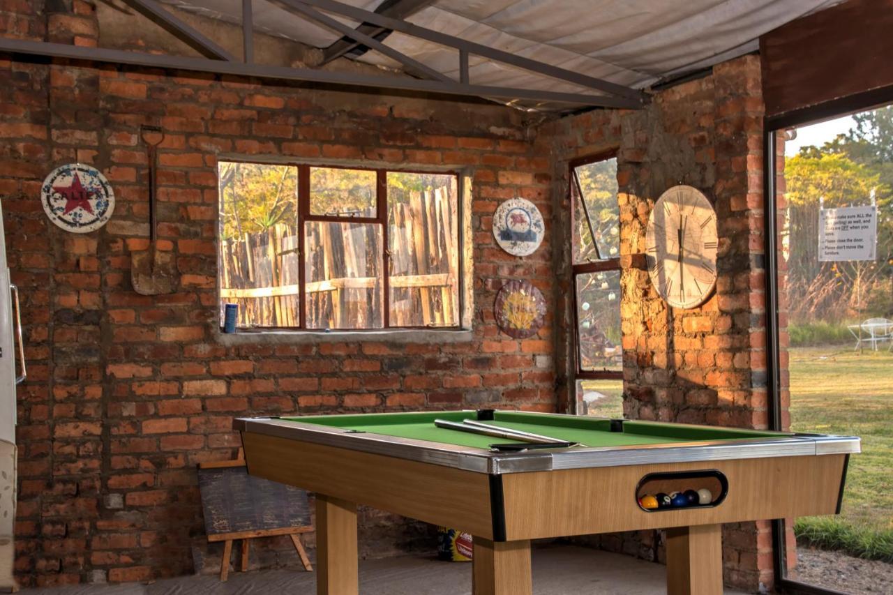 Drakensberg Bush Lodge And Backpackers Вінтертон Екстер'єр фото