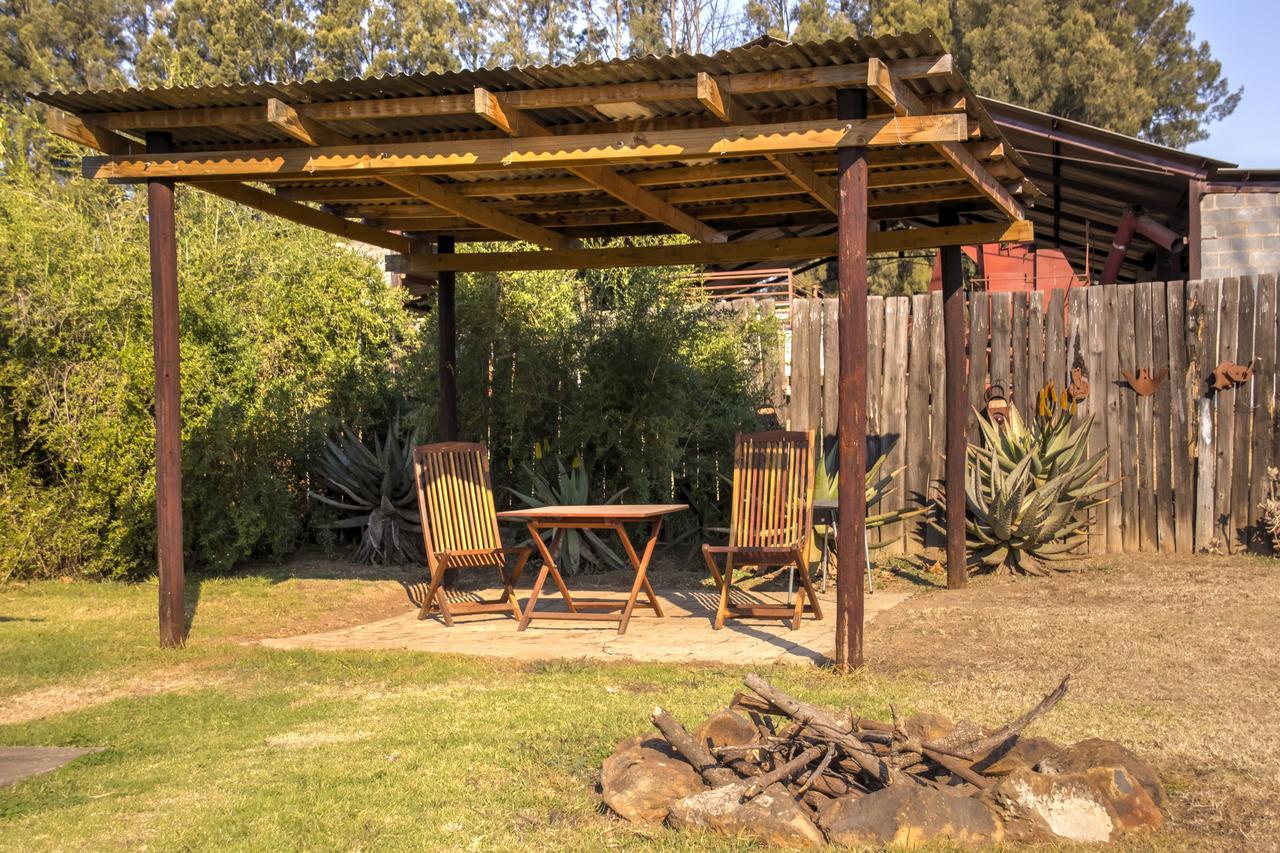 Drakensberg Bush Lodge And Backpackers Вінтертон Екстер'єр фото