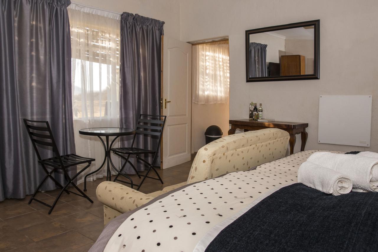 Drakensberg Bush Lodge And Backpackers Вінтертон Екстер'єр фото